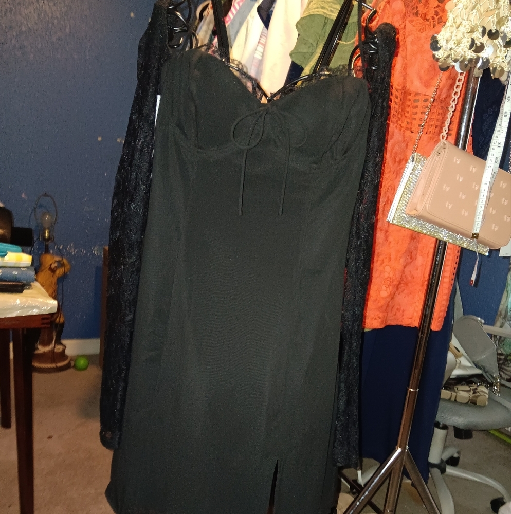 Nwt Princess Polly Elegant Black Dress with Off The Shoulder Lace Sleeves Sz 4